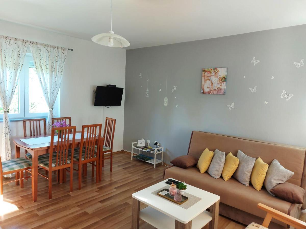 סמולג'אנאק Apartment Rosie מראה חיצוני תמונה